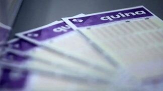 Imagem colorida de bilhete da Quina