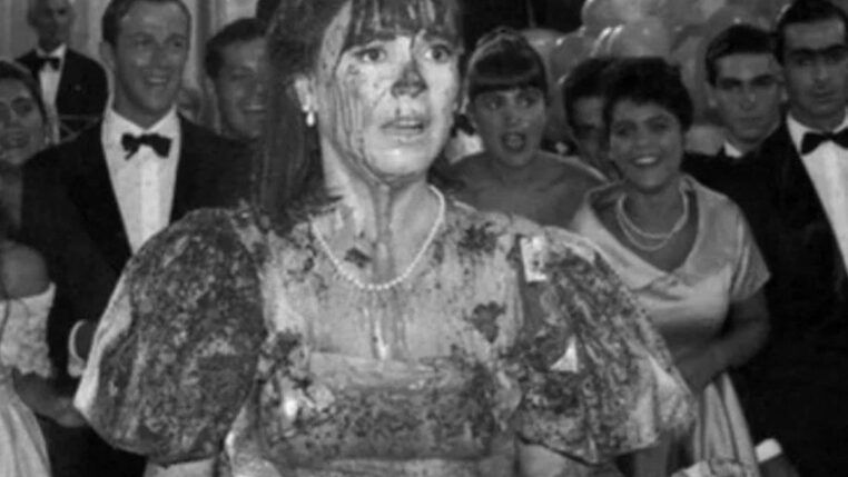 Imagem colorida de Regina Duarte em Rainha da Sucata