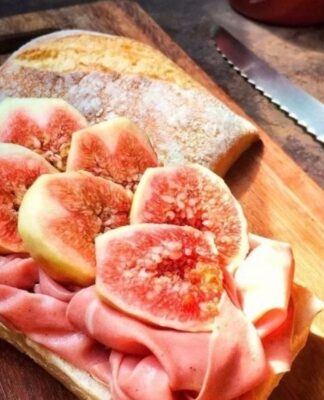 Imagem colorida de sanduiche