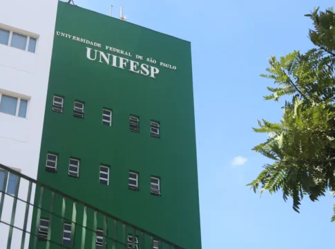 Polícia Federal faz operação em Santos contra ameaças à Unifesp