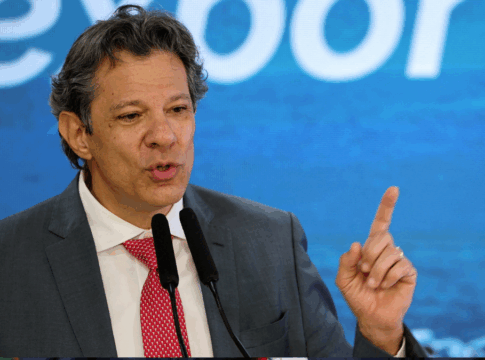 Fernando Haddad falando em evento