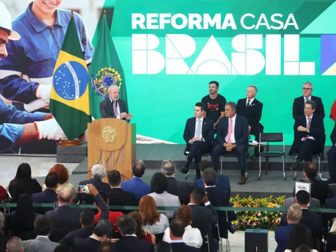 Lula (PT) lança o Reforma Casa Brasil no Palácio do Planalto