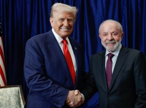 Brasil e Estados Unidos marcam nova rodada de negociações para aliviar o “tarifaço”