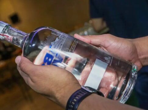 Medo do metanol impõe prejuízo a bares e restaurantes de SP: “Somos vítimas”