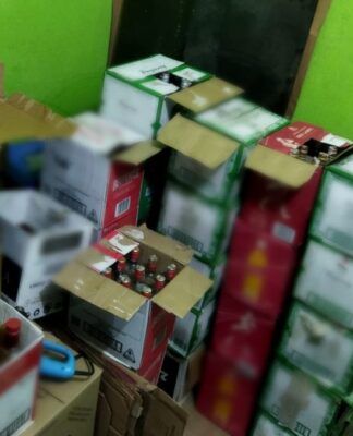 Polícia de SP fecha fábrica investigada por falsificação de bebidas com metanol