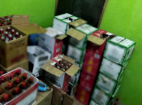 Polícia de SP fecha fábrica investigada por falsificação de bebidas com metanol