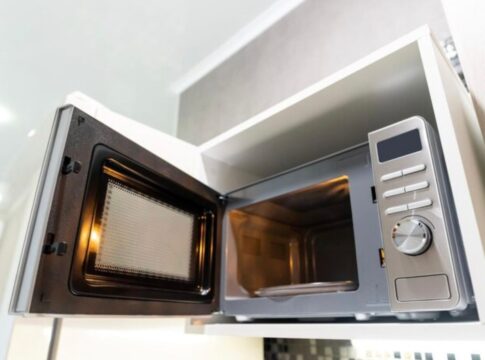 Micro-ondas aberto