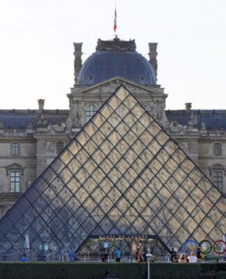Roubo descarado no Louvre teve ladrões desarmados, guindaste e 8 joias levadas; veja o que se sabe
