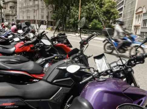 Trabalhador por aplicativo ganha mais, porém tem jornadas mais longas