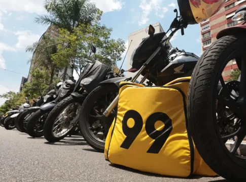 Rio vai fiscalizar manobras perigosas de motoristas de aplicativo