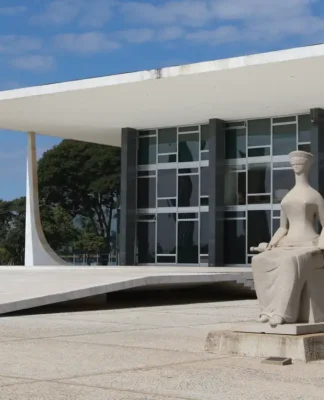 Em carta de próprio punho, Martins pede a Moraes volta de advogados