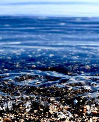 Imagem de cristais na areia do mar