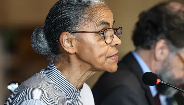 A ministra do Meio Ambiente, Marina Silva, participa de plenária no segundo dia da Pré-Cop30