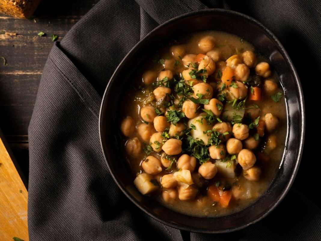 Prato feito com proteína de soja