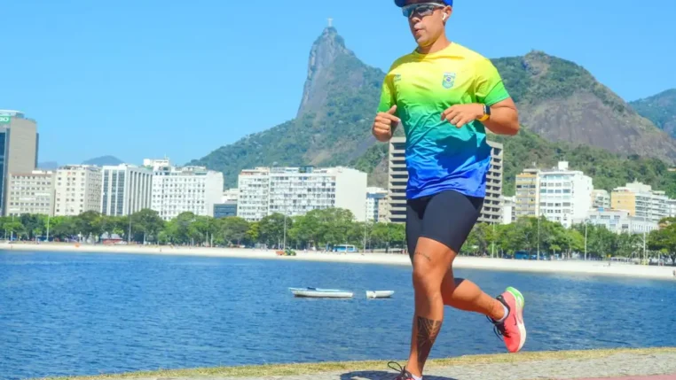 Carioca aproveita prova de rua para visitar o Cristo pela primeira vez