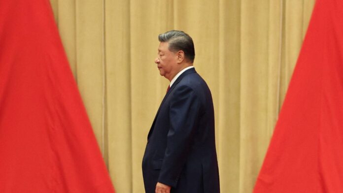 China diz não temer guerra comercial após Trump ameaçar impor mais 100% de tarifa