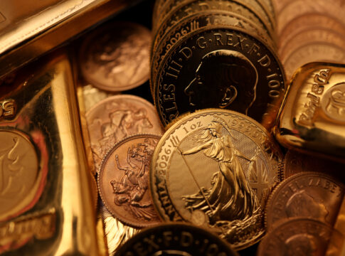 Recorde da Bolsa não indica hora de investir: analistas alertam para riscos e juros altos