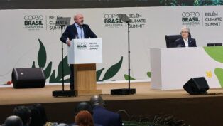 Presidente Lula discursando na Cúpula dos Líderes da COP30