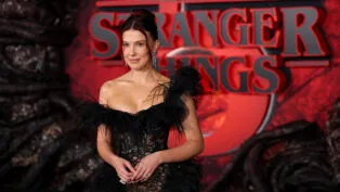 A atriz Millie Bobby Brown comparece à estreia da temporada final da série "Stranger Things"