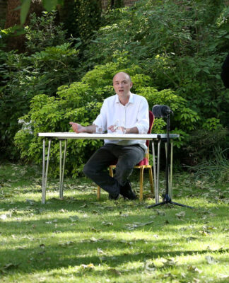 Reino Unido divulga relatório que aponta falhas do governo na resposta à pandemia de Covid-19