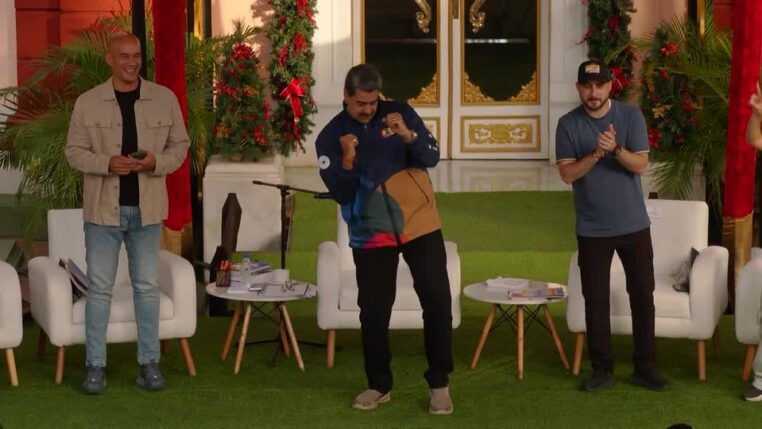 Maduro dança ao som de música “sem guerra, sim à paz” durante protesto estudantil.