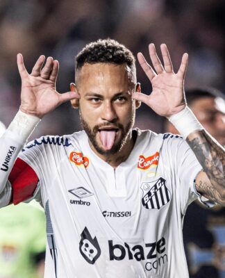 Pais de Neymar compram marca Pelé e abrem conversas com o Santos sobre uso comercial
