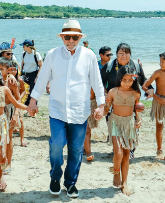 Lula visita comunidade ribeirinha no Pará e fala em ‘nova luz’ sobre a Amazônia
