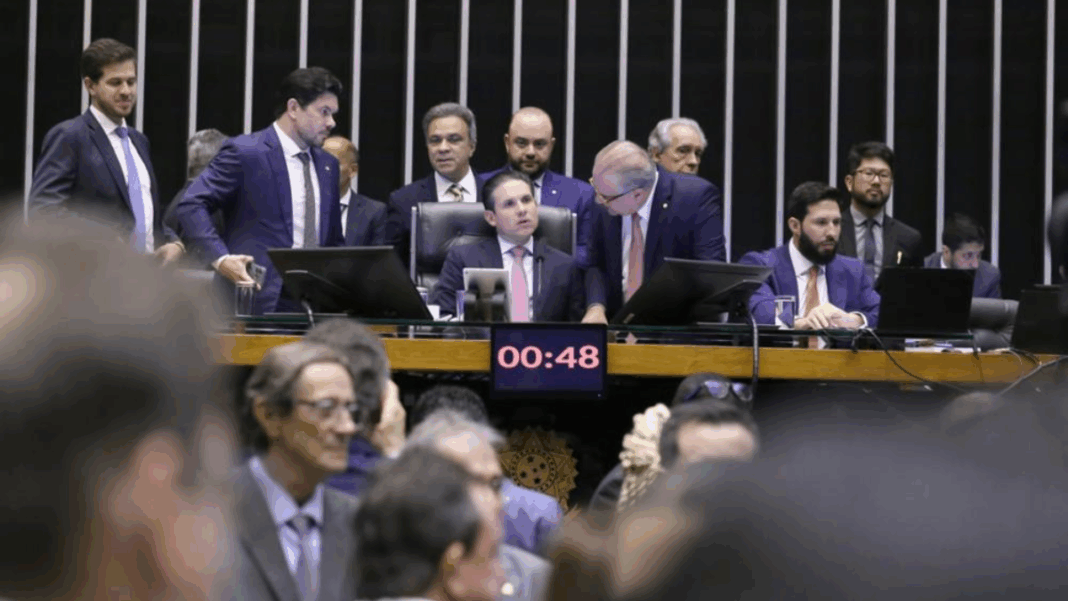 Discussão e votação de propostas legislativas na Câmara dos Deputados