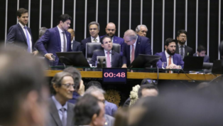 Discussão e votação de propostas legislativas na Câmara dos Deputados