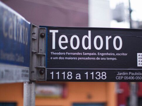 Placa da Rua Teodoro Sampaio