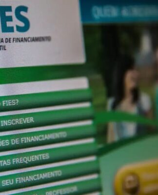 Tela de computador na página do FIES