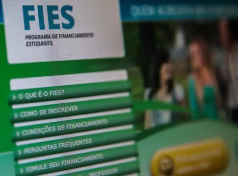 Tela de computador na página do FIES