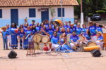 Grupo BatucAldeia tirando foto em grupo