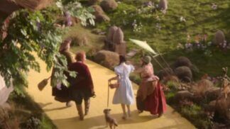 Dorothy e outros personagens do filme Wicked