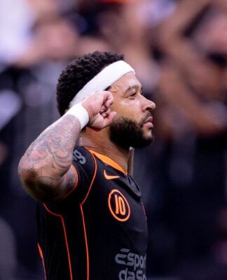 A ideia do Corinthians é acertar a renovação de Memphis Depay antes que o holandês vá aos Estados Unidos disputar a Copa do Mundo