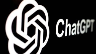 Logomarca do ChatGPT, em branco, sob um fundo preto