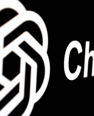 Logomarca do ChatGPT, em branco, sob um fundo preto