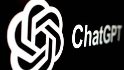 Logomarca do ChatGPT, em branco, sob um fundo preto