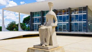 Fachada do Supremo Tribunal Federal, com estátua da justiça à frente