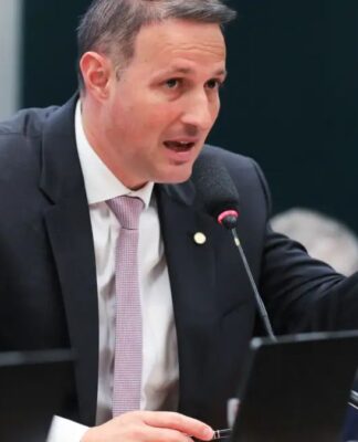 O secretário de segurança pública de São Paulo, Guilherme Derrite, durante audiência na Câmara