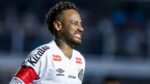 Neymar deve ficar fora do duelo do Santos contra o Internacional por causa de inchaço no joelho