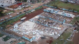 Galpão destruído pelo tornado em cidade do Paraná