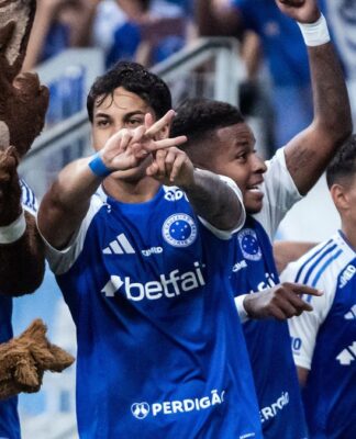 Cruzeiro domina Corinthians em casa, vence com show de Kaio Jorge e segue no Brasileirão