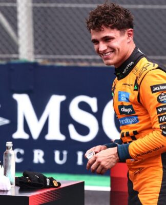 Corredor Lando Norris celebrando liderança no sprit do GP no Brasil