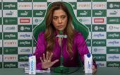 A presidente do Palmeiras, Leila Pereira, durante uma coletiva de imprensa no CT do clube