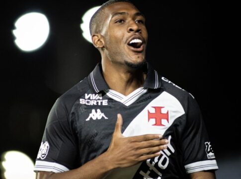 Vasco goleia Inter por 5 a 1 em noite de temporal e complica Colorado na luta contra queda