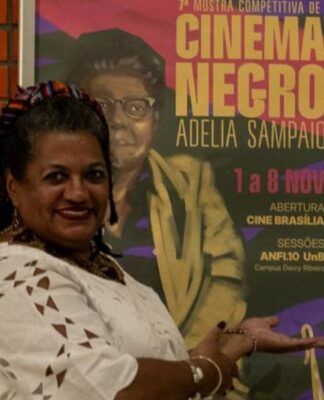 A cineasta Edileuza Penha de Souza é autora de livros e artigos que se tornaram referência no debate sobre negritude, audiovisual e educação
