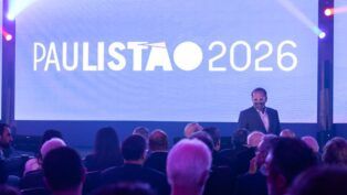 Foto de telão com logo Paulistão 2026