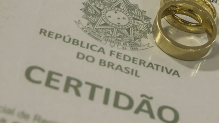 Uniões consensuais superam casamentos formais pela primeira vez no Brasil, aponta IBGE