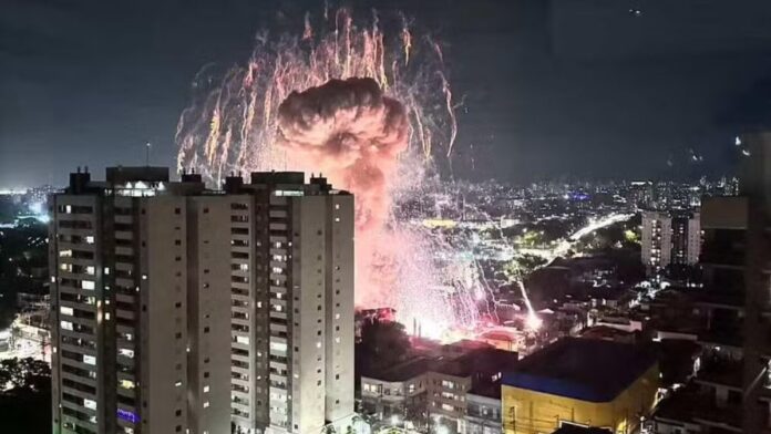 Explosão em depósito de fogos provoca incêndio e causa uma morte na Zona Leste de SP